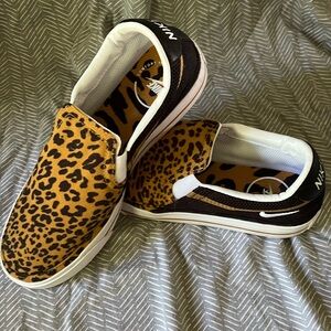 Nike leopard sneakers size 6 women’s